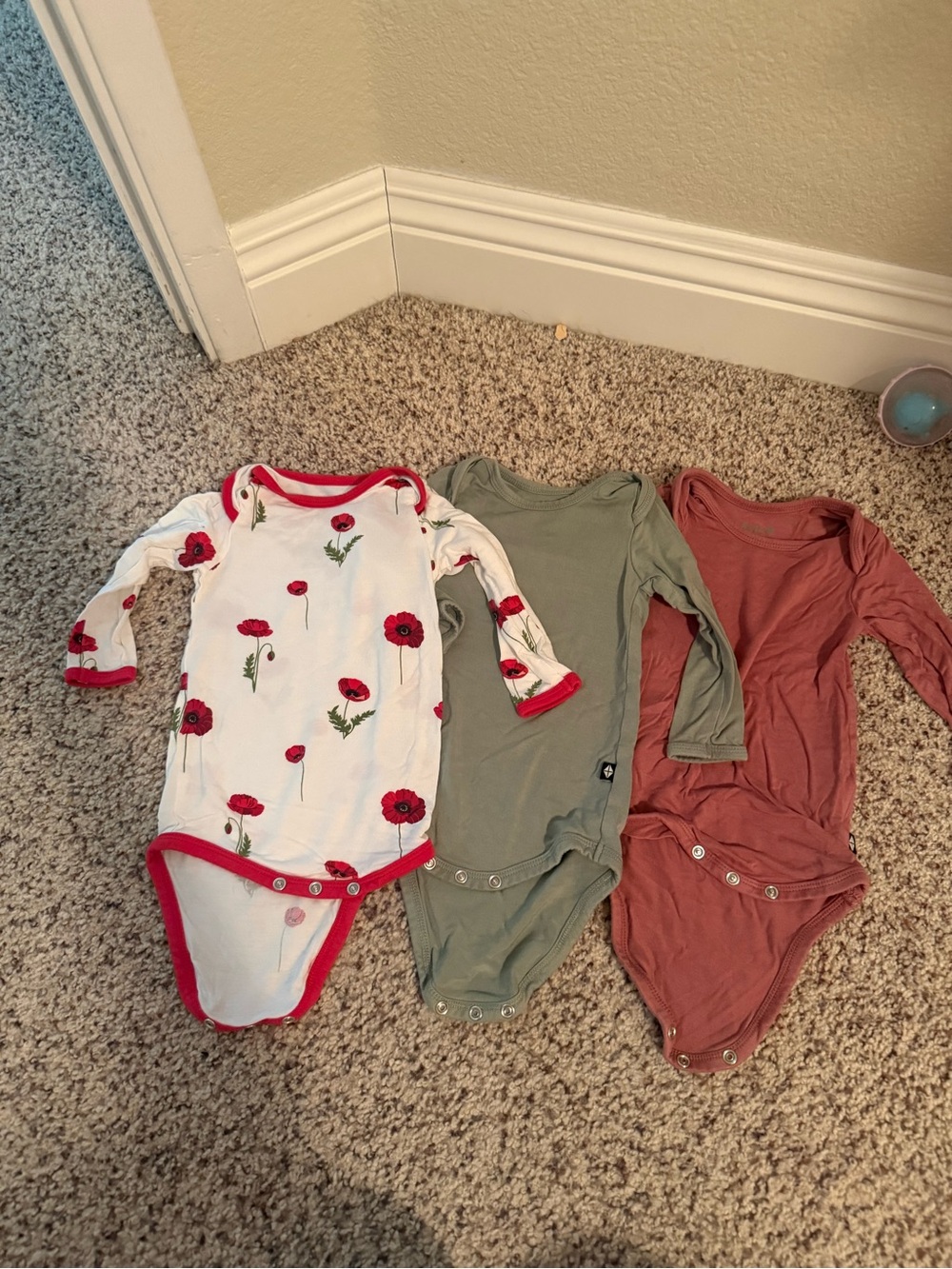Kyte BABY Floral White, Olive Green & Rust Long-Sleeve One-Piece Bodysuit Set